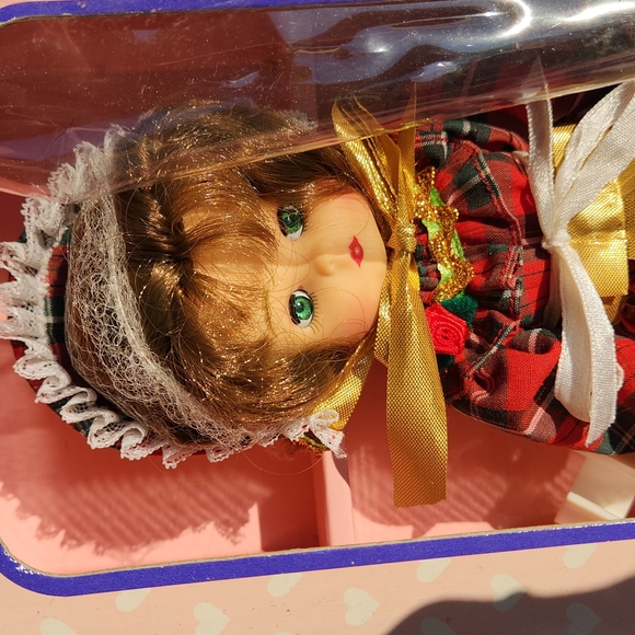 Effenbee Annual Christmas Doll in original box. "Lil Innocence" - Picture 2 of 3